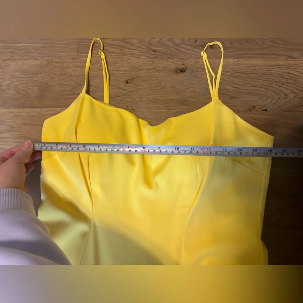 Lovers + Friends Ruffle Mini Dress yellow with sewn in cups - Picture 6 of 8